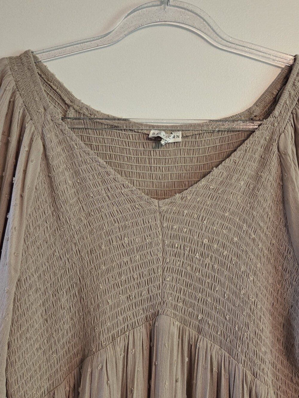 BALTIC BORN Lainey Swiss Dot Smocked Long Sleeve Midi Dress Beige Large - Picture 3 of 8